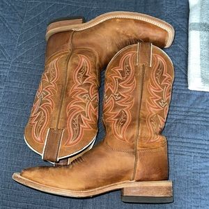 Men’s Justin boots square toe